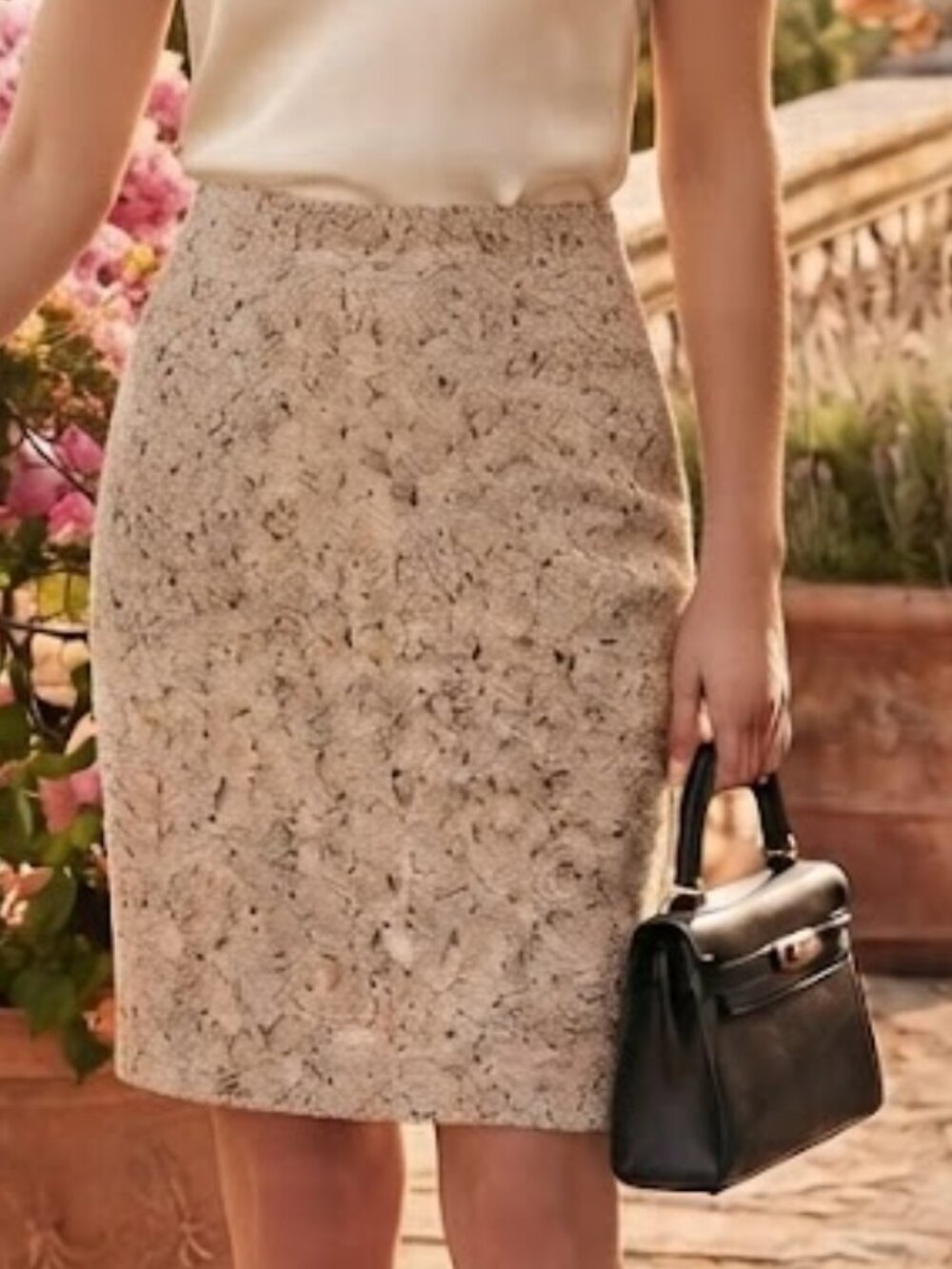 St. John Cream Bouclé Pencil Skirt with Black Speckle size 10